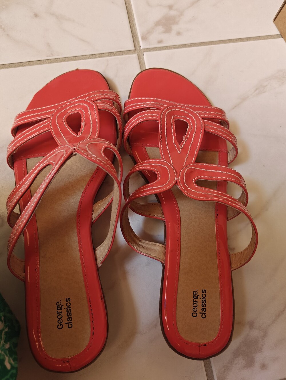 George Classics Women's Coral and Black Strappy Slide Sandals, Size 8